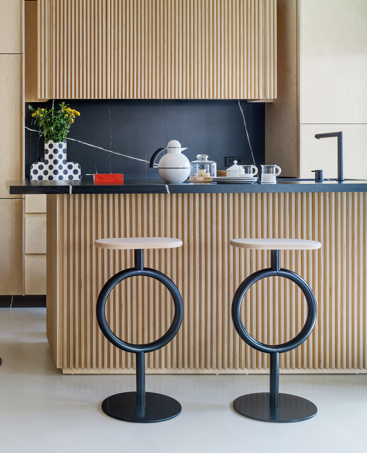 sancal_shop_Totem_Taburete_H67_Asiento_Madera_Natural_Negro_01